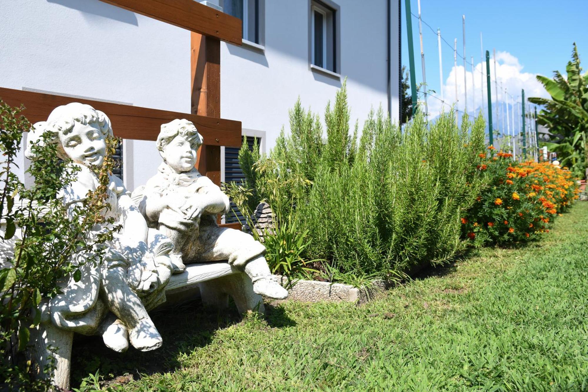 Il Giardino Dei Ciliegi Appartement Colico Buitenkant foto