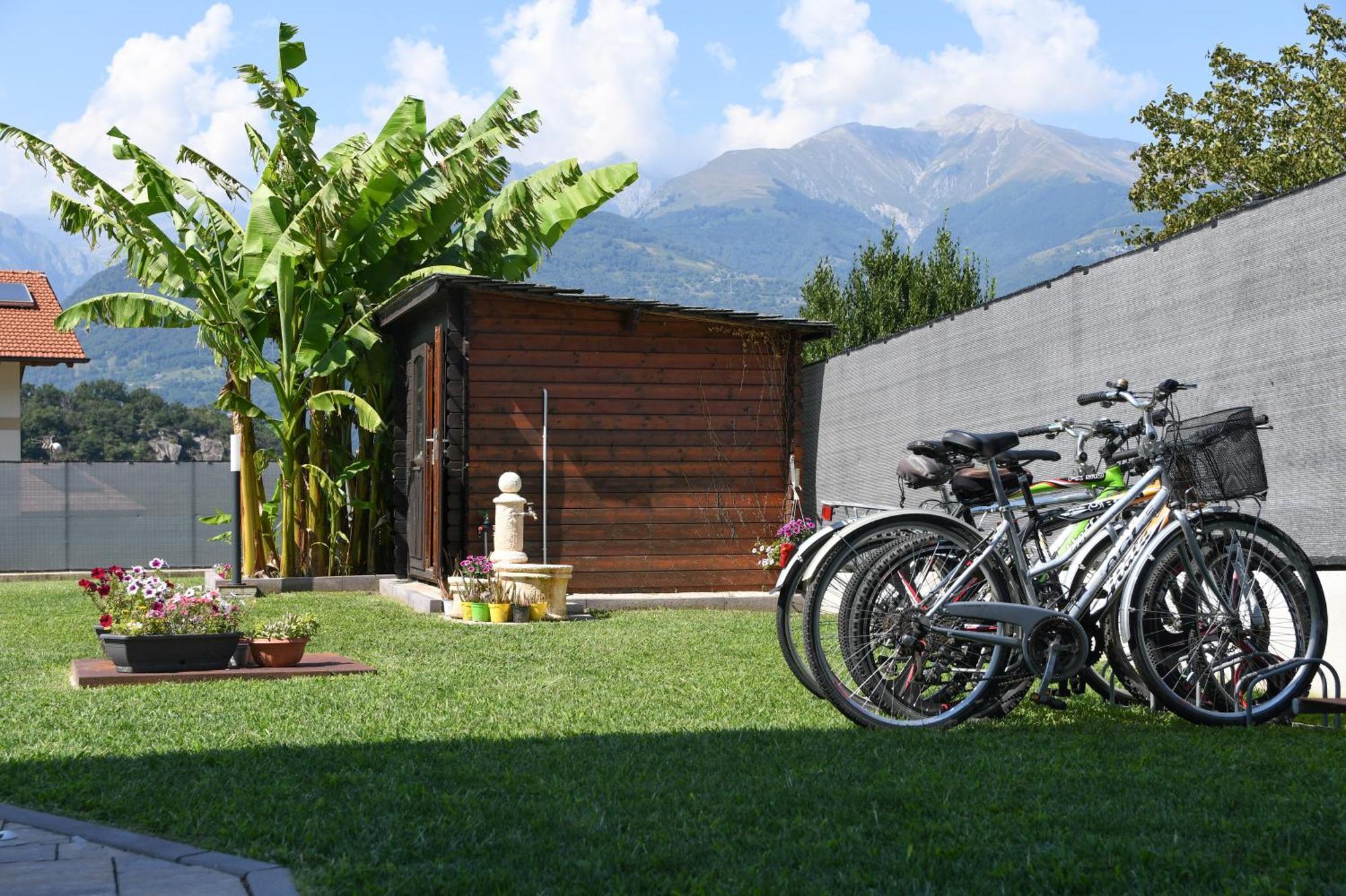 Il Giardino Dei Ciliegi Appartement Colico Buitenkant foto